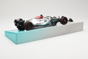 Mercedes AMG Petronas W13 E Performance #44 L. Hamilton 2022 Minichamps 1:18 113220044 Métal — image 3 sur 6