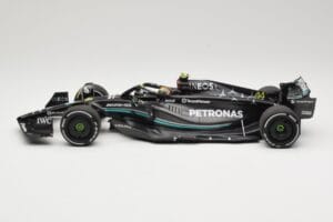 Mercedes AMG Petronas W14 E Performance #44 L. Hamilton Bahrain GP 2023 Minichamps 1:18 110230144 Métal — image 3 sur 6