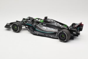 Mercedes AMG Petronas W14 E Performance #63 G. Russell Bahrain GP 2023 Minichamps 1:18 110230163 Métal — image 5 sur 6