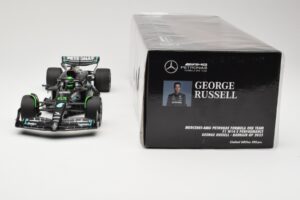 Mercedes AMG Petronas W14 E Performance #63 G. Russell Bahrain GP 2023 Minichamps 1:18 110230163 Métal — image 6 sur 6