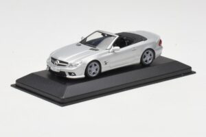 Mercedes AMG SL63 R230 Argent Minichamps 1:43 B66960018-R Métal — image 2 sur 4