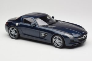 Mercedes SLS AMG C197 Blue Metallic Minichamps 1:18 180039021 Métal — image 6 sur 8