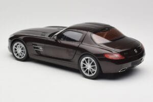 Mercedes AMG SLS C197 Brown Metallic Minichamps 1:18 100039028 Métal — image 7 sur 8