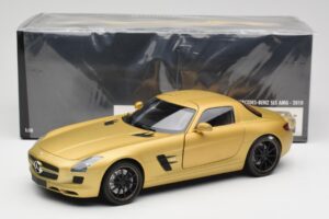 Mercedes AMG SLS C197 Or Minichamps 1:18 100039024 Métal — image 8 sur 8