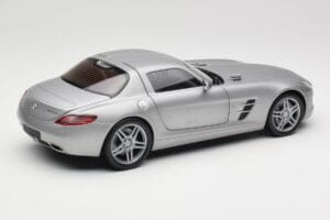 Mercedes AMG SLS C197 Grey Metallic Minichamps 1:18 100039025 Métal — image 3 sur 8