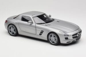 Mercedes AMG SLS C197 Grey Metallic Minichamps 1:18 100039025 Métal — image 6 sur 8