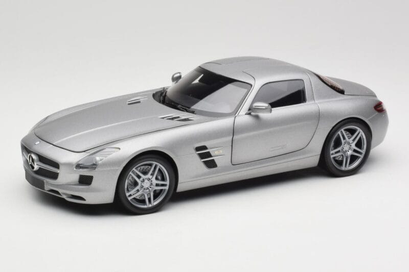 Mercedes AMG SLS C197 Grey Metallic Minichamps 1:18 100039025 Métal