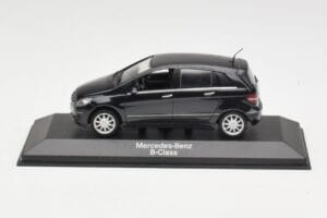 Mercedes B-Class W245 Cosmos Black Minichamps 1:43 B66962218 Métal