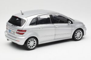 Mercedes B-Class W245 Argent Kyosho 1:18 B66962326 Métal — image 3 sur 8