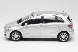 Mercedes B-Class W245 Argent Kyosho 1:18 B66962326 Métal — image 4 sur 8