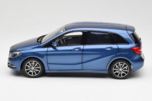 Mercedes B-Class W246 Lotus Bleu Métallisé Norev 1:18 B66961410 Métal — image 4 sur 8