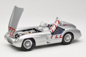 Mercedes 300 SLR W196S #722 S. Moss / D. Jenkinson Mille Miglia Winner 1955 Maisto 1:18 536887 Métal — image 2 sur 8