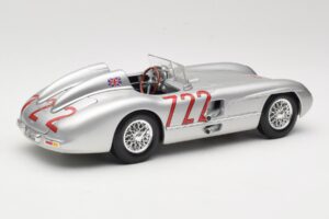 Mercedes 300 SLR W196S #722 S. Moss / D. Jenkinson Mille Miglia Winner 1955 Maisto 1:18 536887 Métal — image 3 sur 8