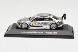 Mercedes C-Class C204 #8 R. Schumacher HWA DTM 2010 Minichamps 1:43 B66961414 Métal