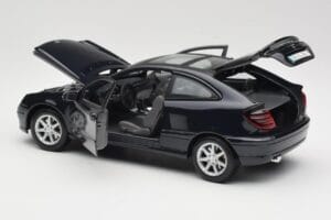 Mercedes C-Class Sports Coupe CL203 Bleu Maisto 1:18 B66962124 Métal — image 5 sur 8