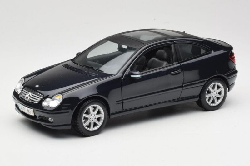 Mercedes C-Class Sports Coupe CL203 Bleu Maisto 1:18 B66962124 Métal