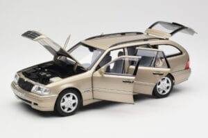 Mercedes C-Class T-Model W202 Smoke Silver Norev 1:18 183388 Métal — image 2 sur 8