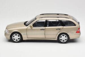 Mercedes C-Class T-Model W202 Smoke Silver Norev 1:18 183388 Métal — image 5 sur 8