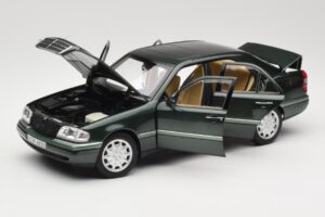 Mercedes C-Class W202 Malachite Green Norev 1:18 183372 Métal — image 2 sur 8