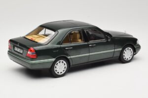 Mercedes C-Class W202 Malachite Green Norev 1:18 183372 Métal — image 5 sur 8