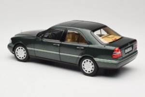 Mercedes C-Class W202 Malachite Green Norev 1:18 183372 Métal — image 6 sur 8