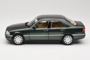 Mercedes C-Class W202 Malachite Green Norev 1:18 183372 Métal — image 7 sur 8