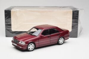 Mercedes AMG C36 W202 Almandine Rouge Norev 1:18 B66040706 Métal — image 8 sur 8