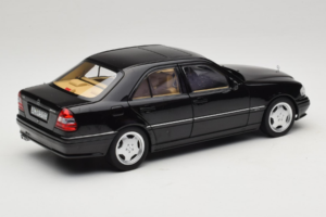 Mercedes C36 AMG W202 Obsidian Black Metallic Norev 1:18 183381 Métal — image 3 sur 8
