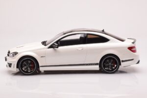 Mercedes AMG C63 W204 Edition 507 Blanc GT Spirit 1:18 GT899 Résine — image 3 sur 6