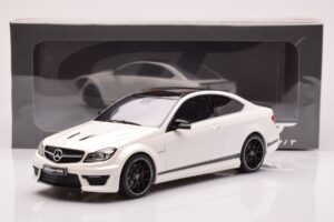 Mercedes AMG C63 W204 Edition 507 Blanc GT Spirit 1:18 GT899 Résine — image 6 sur 6