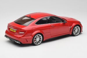 Mercedes AMG C63 W204 Rouge 2nd Choice GT Spirit 1:18 GT065-D1 Résine — image 2 sur 6
