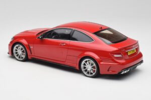 Mercedes AMG C63 W204 Rouge 2nd Choice GT Spirit 1:18 GT065-D1 Résine — image 5 sur 6