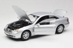 Mercedes CLK 500 C209 Argent Kyosho 1:18 B66962144 Métal — image 2 sur 8