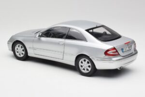 Mercedes CLK 500 C209 Argent Kyosho 1:18 B66962144 Métal — image 7 sur 8