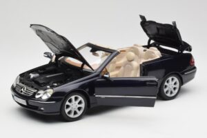 Mercedes CLK 500 W209 Cabriolet Bleu Foncé Métallique Kyosho 1:18 B66962174 Métal — image 2 sur 9