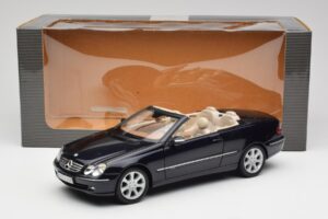 Mercedes CLK 500 W209 Cabriolet Bleu Foncé Métallique Kyosho 1:18 B66962174 Métal — image 9 sur 9