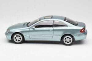 Mercedes CLK 500 W209 Bleu Clair Métallique Kyosho 1:18 B66962192 Métal — image 4 sur 8