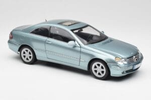 Mercedes CLK 500 W209 Bleu Clair Métallique Kyosho 1:18 B66962192 Métal — image 6 sur 8