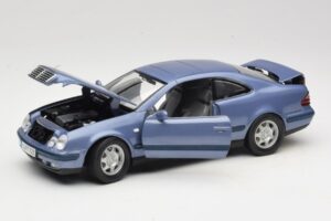 Mercedes CLK C208 Violet Anson 1:18 30330 Métal — image 2 sur 8