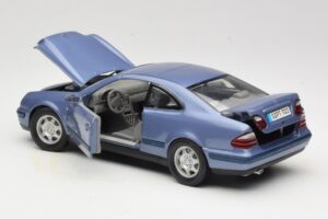 Mercedes CLK C208 Violet Anson 1:18 30330 Métal — image 5 sur 8