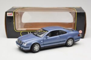 Mercedes CLK C208 Violet Anson 1:18 30330 Métal — image 8 sur 8