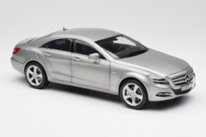 Mercedes CLS C218 Designo Alubeam Titanium Norev 1:18 B66961298 Métal — image 6 sur 8