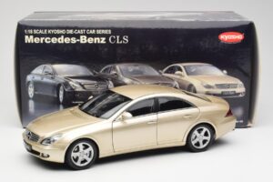 Mercedes CLS C219 Beige Clair Or Kyosho 1:18 08401LBE Métal — image 8 sur 8