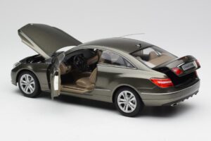 Mercedes E-Class Coupe C207 Titanite Gris Métallisé Minichamps 1:18 B66962419 Métal — image 5 sur 8