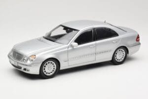Mercedes E-Class W211 Argent Kyosho 1:18 B66962146 Métal