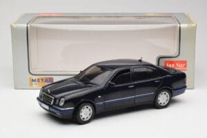 Mercedes E-Class W210 E320 Noir Sun Star 1:18 1151 Métal — image 8 sur 8