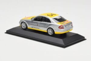 Mercedes E-Class W211 #4 Team ADAC Paris-Beijing 2006 Replacement Box Minichamps 1:43 B66962260-R Métal — image 3 sur 4
