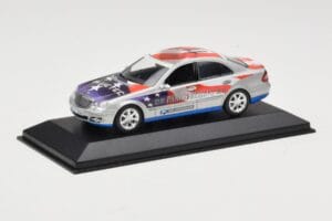 Mercedes E-Class W211 #11 Bluetec Paris-Beijing 2006 Minichamps 1:43 B66962267-R Métal — image 2 sur 4