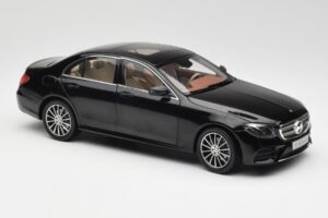 Mercedes E-Class W213 Obsidian Noir iScale 1:18 B66960380 Métal — image 6 sur 8