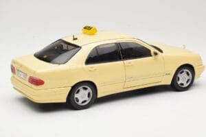 Mercedes E320 W210 Taxi Sun Star 1:18 1160 Métal — image 3 sur 8